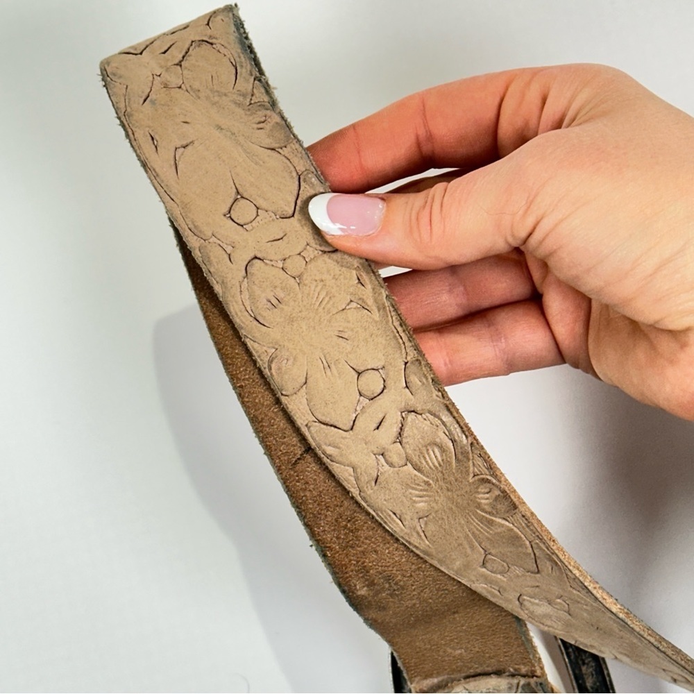 Italian Leather Belt Floral Tooled Boho Tan Size 28 - Picture 4 of 11